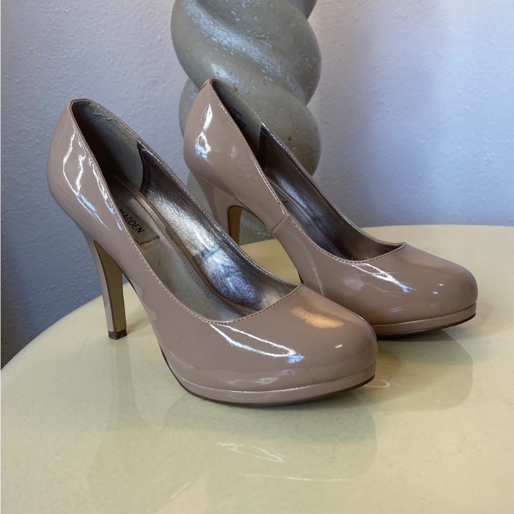 Steve Madden Nude Pumps size 9